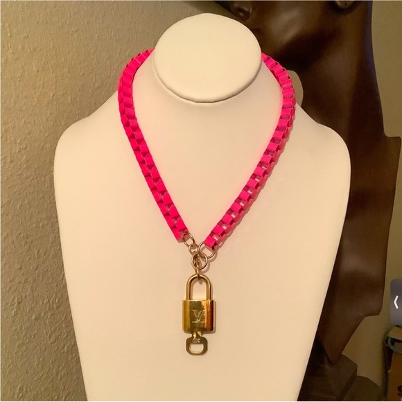 Authentic #300 Lock & Key + 20” Box Link Chain 💕💕 - Picture 4 of 4